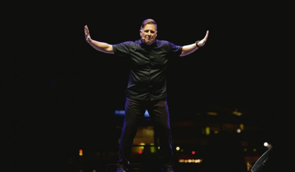CARLOS LATRE - ONEMAN SHOW