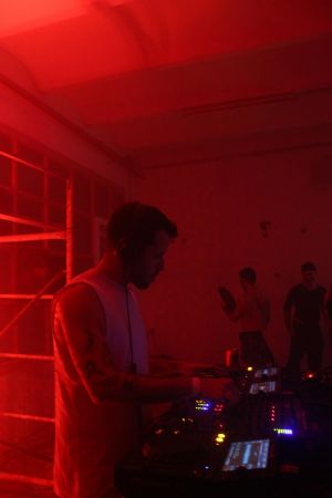 Escándalo 2000: VOID/DIVO + Jhort + servei