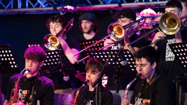 JOVE BIG BAND SEDAJAZZ amb Perico Sambeat and Sara Dowling