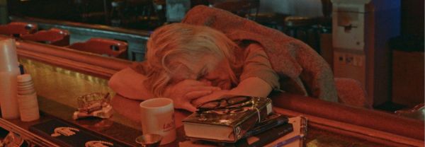 Película "Bloody Nose, Empty Pockets"