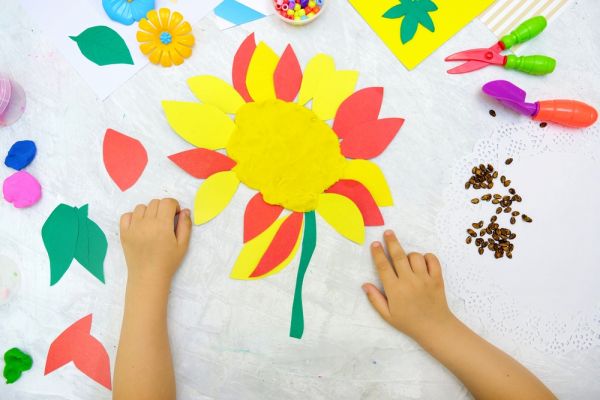 Children's paper flower workshop