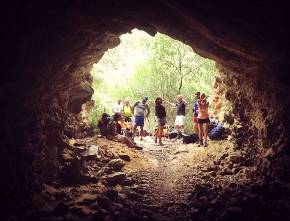 Sunday Walk – Secret tunnel