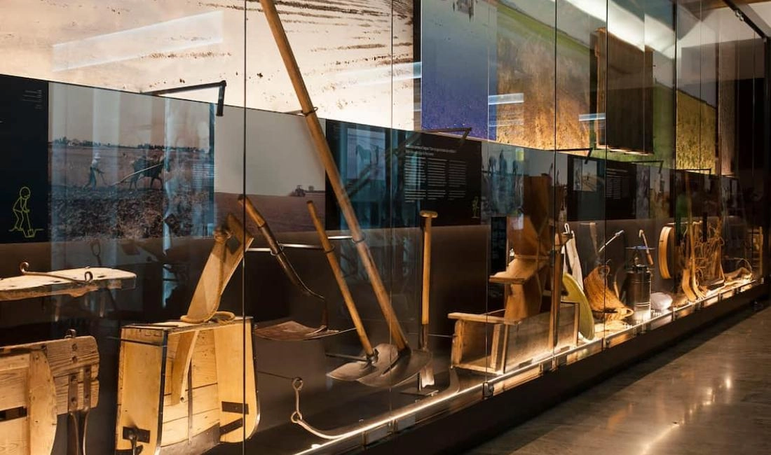 Exposición «No es fácil ser valenciano»