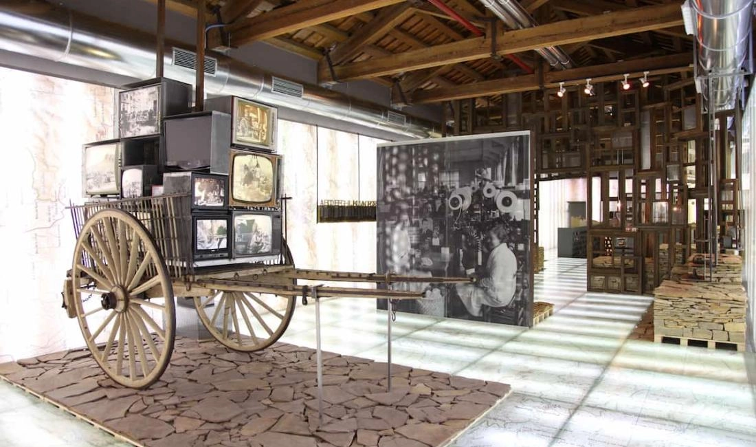 Exposición «No es fácil ser valenciano»