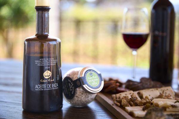 Guided tours and wine tasting