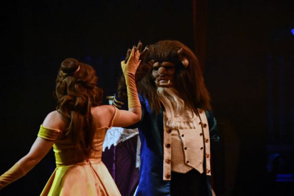 LA BELLA Y LA BESTIA