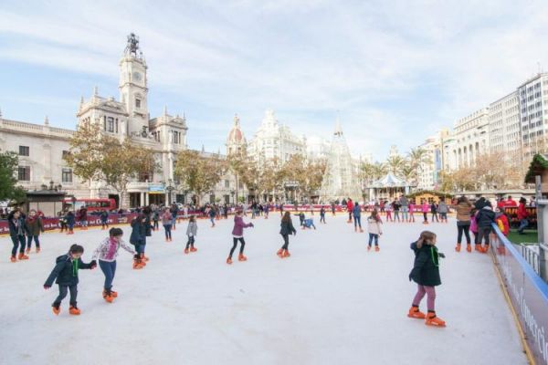 Pista de patinaje y Carrusel